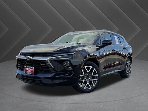 Used 2025 Chevrolet Blazer RS FWD image 2