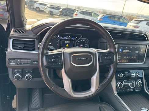 Used 2021 GMC Yukon Denali w/ Denali Premium Package image 13
