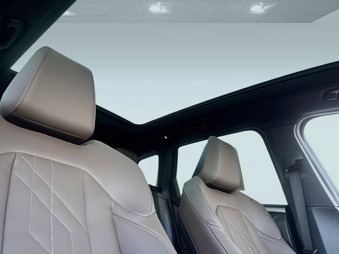 Used 2025 BMW X3 xDrive30i w/ Convenience Package image 14