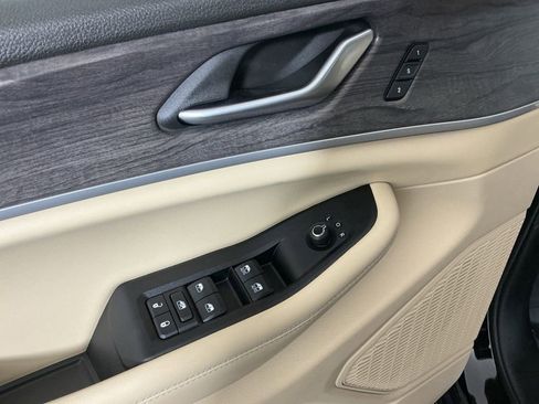 Used 2023 Jeep Grand Cherokee Limited w/ Luxury Tech Group II image 19