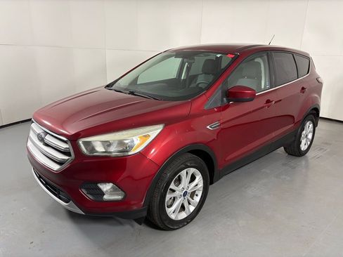 Used 2017 Ford Escape SE w/ SE Cold Weather Package image 4