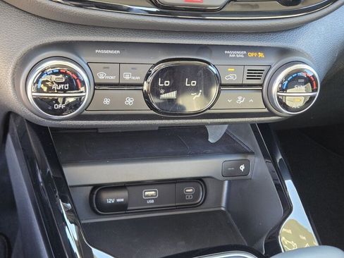 Certified 2025 Kia Soul EX FWD image 22