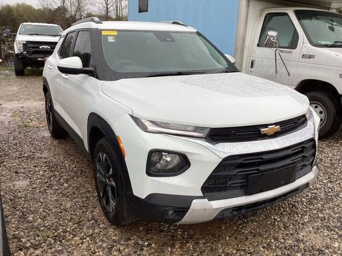 Used 2023 Chevrolet TrailBlazer LT image 2