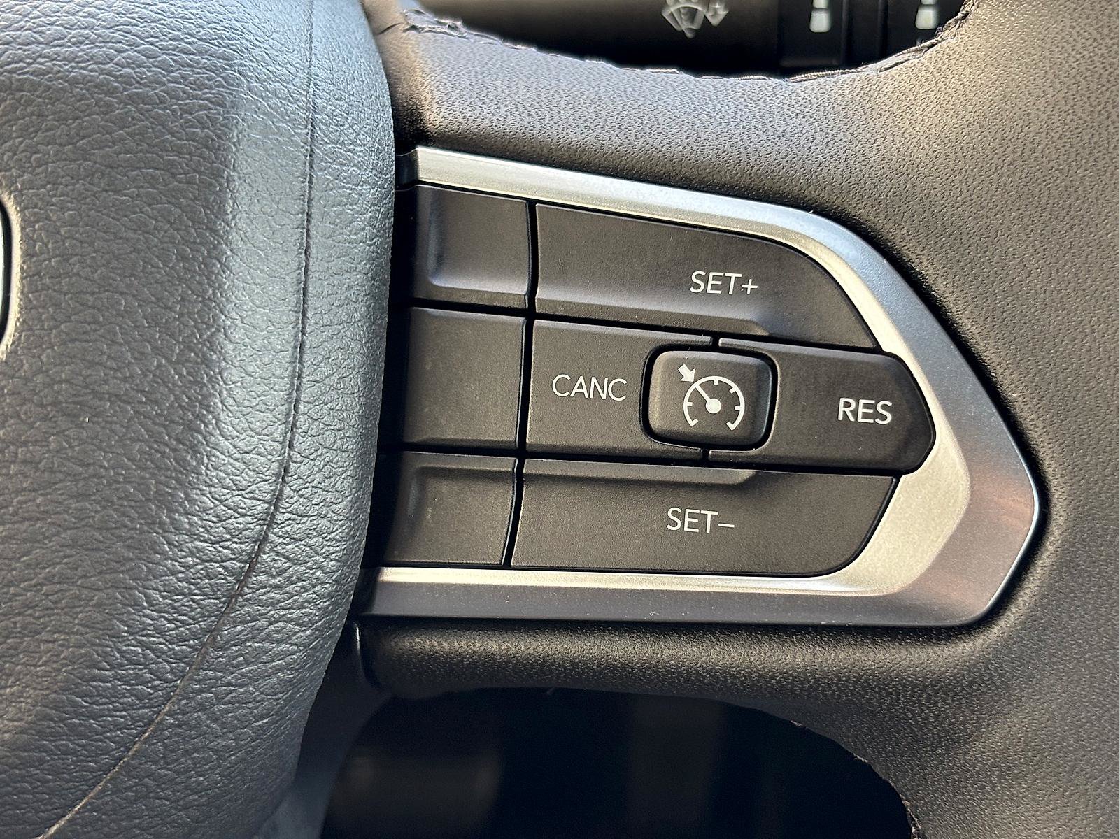 Used 2025 Jeep Compass Latitude w/ Altitude Special Edition AWD/4WD image 30