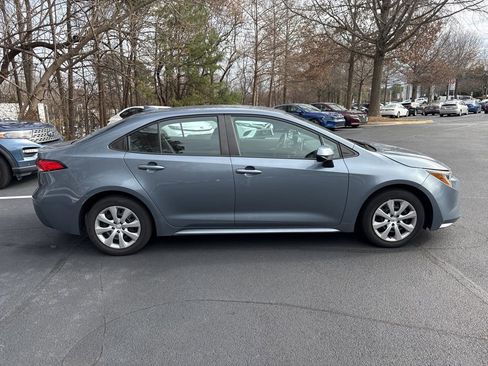 Used 2021 Toyota Corolla LE image 17