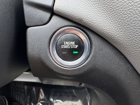 Used 2020 Chevrolet Equinox LS FWD image 17