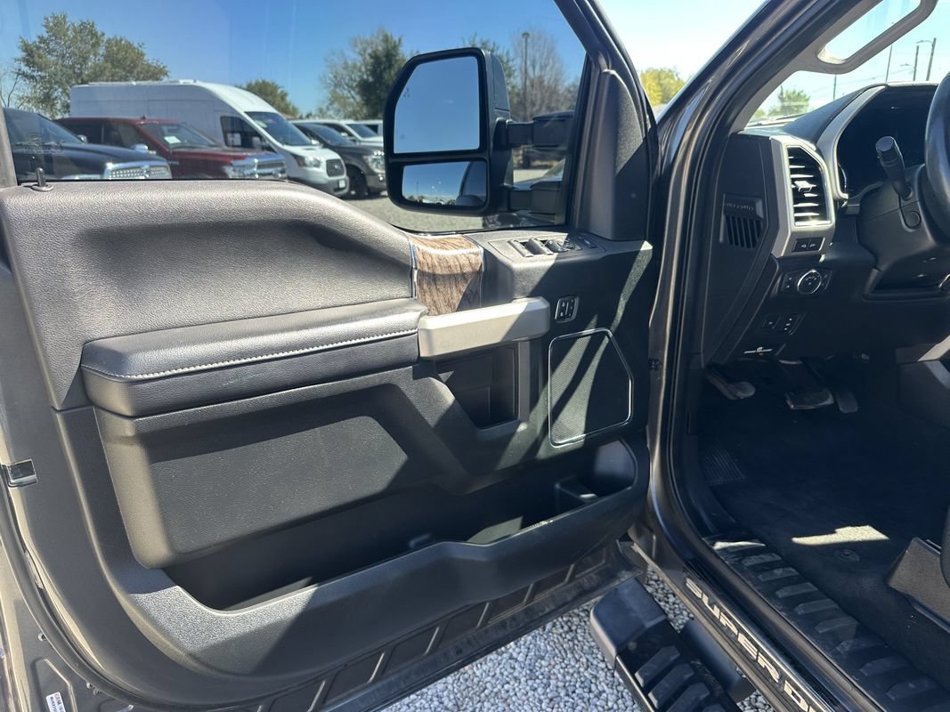 Used 2019 Ford F250 Lariat w/ Lariat Ultimate Package AWD/4WD image 33