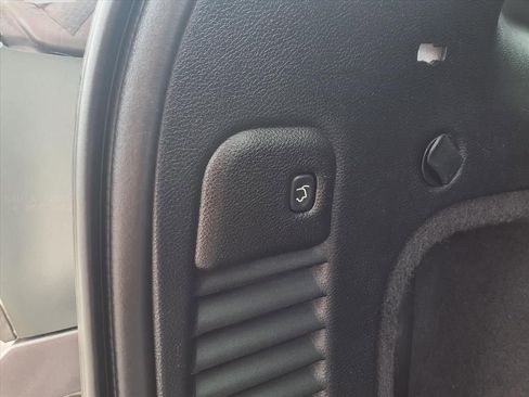 Used 2017 Jeep Grand Cherokee Limited w/ Luxury Group II image 35