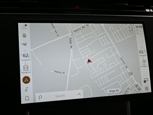 New 2025 Land Rover Range Rover SV AWD/4WD image 16