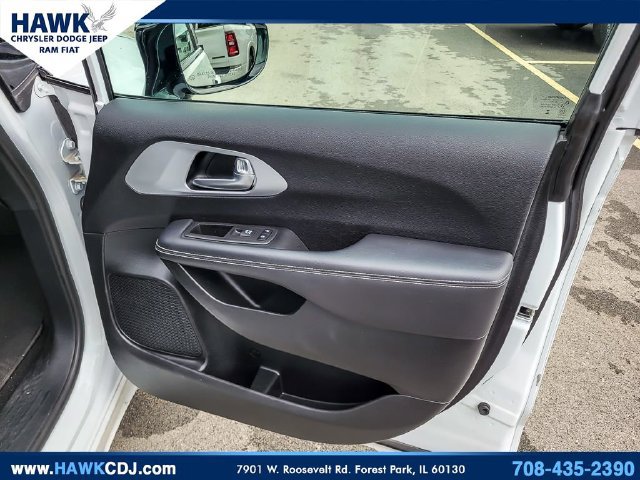 Used 2024 Chrysler Pacifica Limited FWD image 30