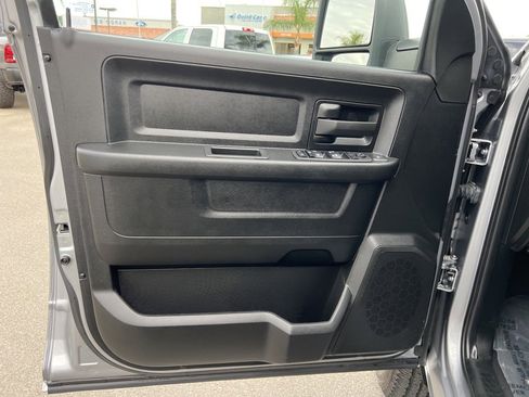 Used 2024 RAM 2500 Tradesman w/ Chrome Appearance Group image 15