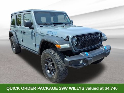 Used 2024 Jeep Wrangler Unlimited AWD/4WD image 3
