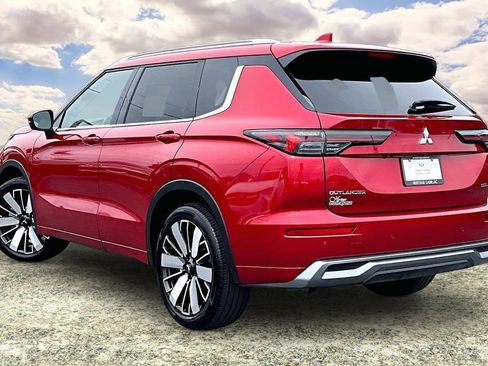 Used 2025 Mitsubishi Outlander SEL FWD image 4