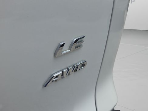 Used 2023 Toyota Corolla Cross LE AWD/4WD image 31