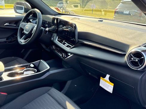 New 2025 Chevrolet Equinox LT image 10