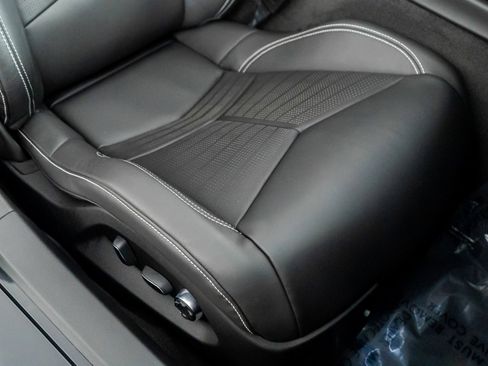 Used 2020 Chevrolet Corvette Stingray Premium Cpe w/ 3LT image 31