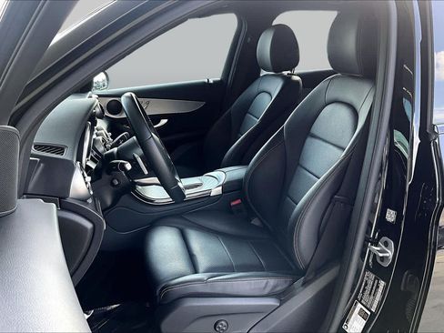 Used 2022 Mercedes-Benz GLC 300 image 8