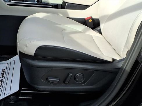 Used 2024 Kia Sportage EX image 17