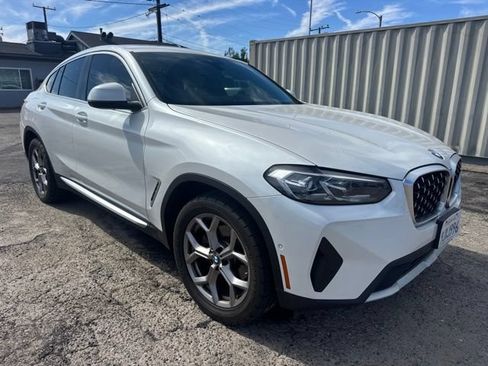 Used 2022 BMW X4 xDrive30i AWD/4WD image 3