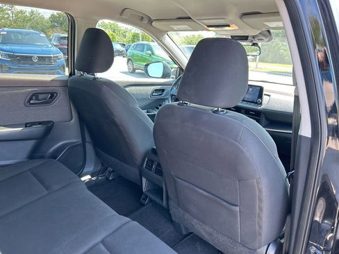 Used 2023 Nissan Rogue S image 39