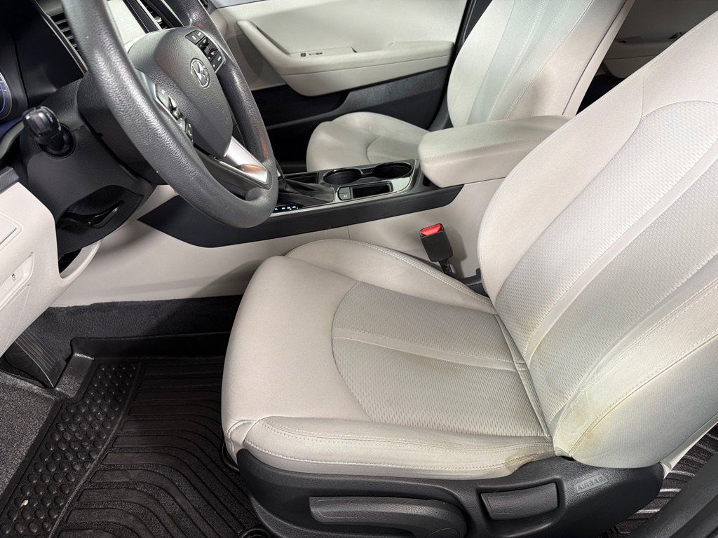Used 2018 Hyundai Sonata SE FWD image 12