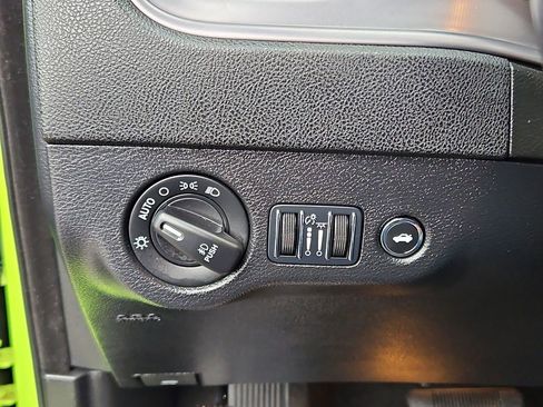 Used 2023 Dodge Charger SXT image 14