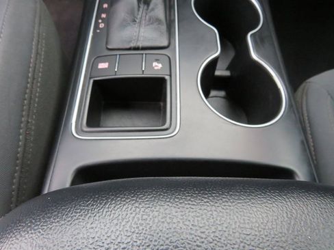 Used 2017 Kia Sorento LX w/ LX Convenience Package image 24