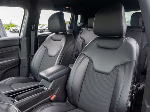 New 2026 Jeep Compass Latitude AWD/4WD image 9