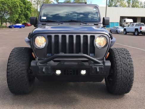 Used 2020 Jeep Wrangler Unlimited Sahara w/ Uconnect 4C Nav & Sound Group AWD/4WD image 10