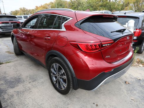Used 2017 INFINITI QX30 Premium w/ Cargo Package image 10