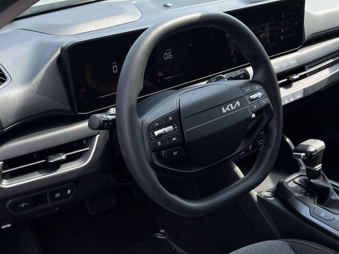 New 2026 Kia K4 FWD image 21