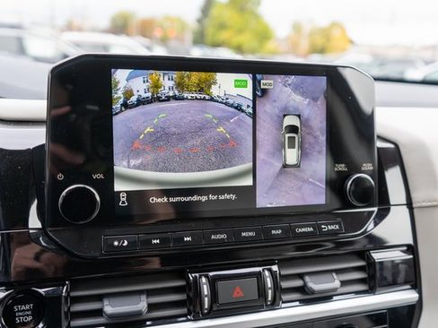 Certified 2025 Nissan Pathfinder SL image 31