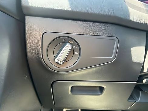 Used 2022 Volkswagen Tiguan SE R-Line AWD/4WD image 30