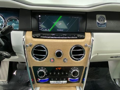 Used 2019 Rolls-Royce Cullinan AWD/4WD image 27