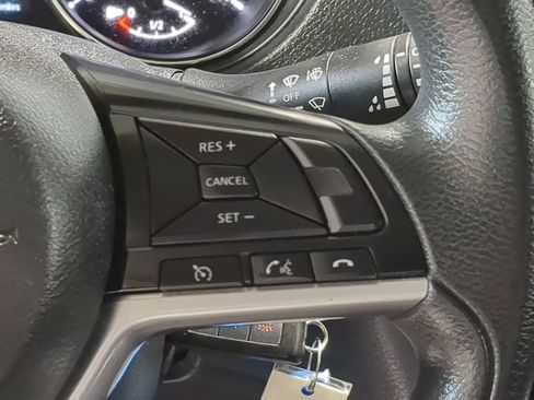 Used 2017 Nissan Rogue S AWD/4WD image 28
