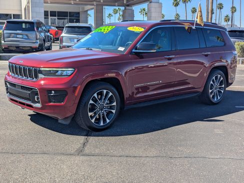 Certified 2023 Jeep Grand Cherokee L Overland w/ Luxury Tech Group IV image 5