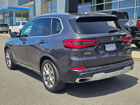 Used 2019 BMW X5 xDrive40i w/ Premium Package 2 AWD/4WD image 4