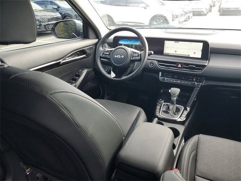 New 2026 Kia Seltos EX image 13