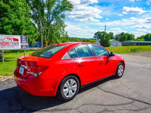 Used 2014 Chevrolet Cruze LS FWD image 3