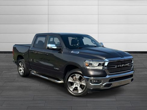 Used 2023 RAM 1500 Laramie AWD/4WD image 2