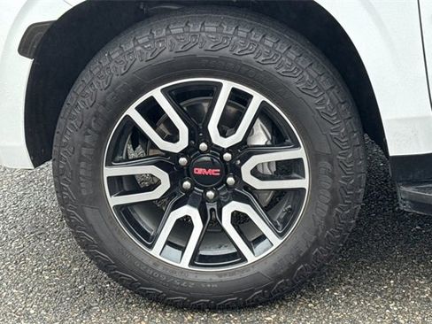 Used 2023 GMC Yukon AT4 image 47