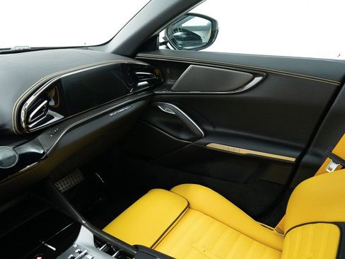 Used 2024 Ferrari Purosangue image 31