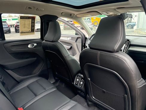 Certified 2026 Volvo XC40 B5 Plus AWD/4WD image 38