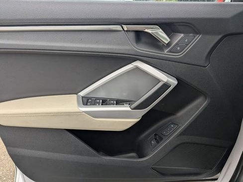 Used 2024 Audi Q3 2.0T Premium image 25