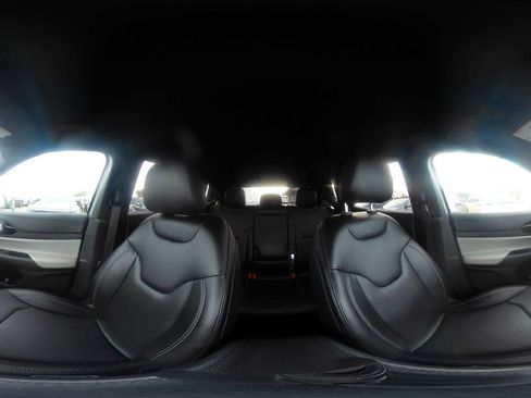 Used 2025 Jeep Compass Limited image 42