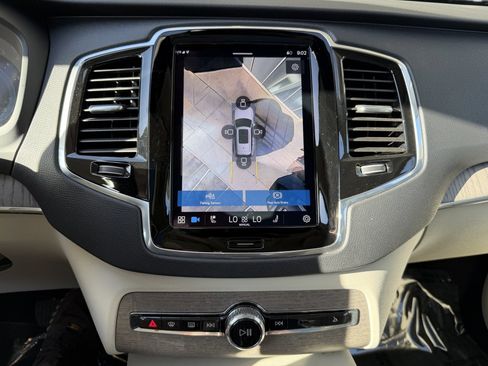 Used 2023 Volvo XC90 B6 Plus w/ Protection Package Premier image 21