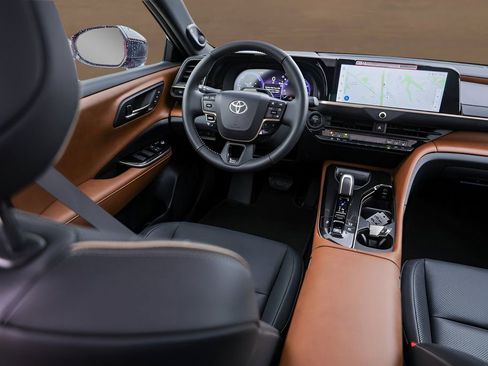 Used 2026 Toyota Crown Limited w/ Advanced Technology Package image 26