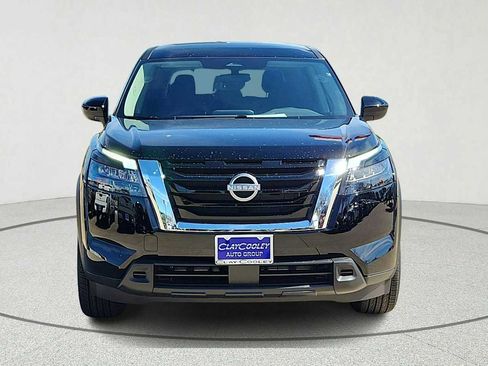 Used 2024 Nissan Pathfinder S FWD image 2