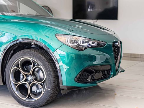 New 2025 Alfa Romeo Stelvio Sprint image 3