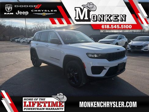 Used 2023 Jeep Grand Cherokee Altitude image 1